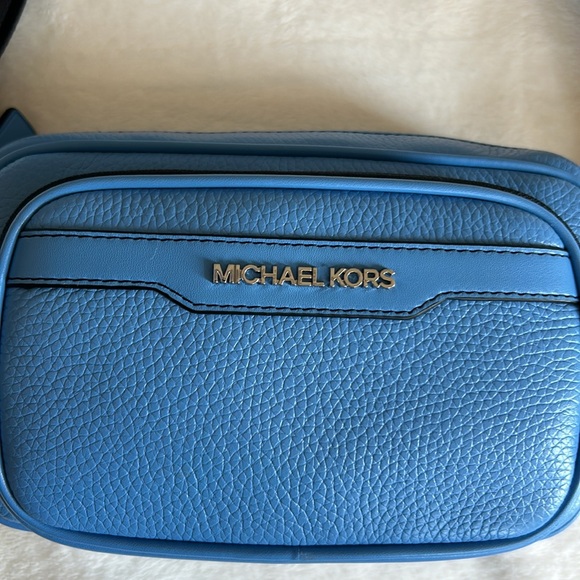 NWT Michael Kors leather camera bag with detachable pouch - Picture 5 of 8